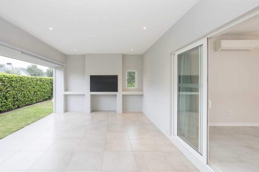 To Let 4 Bedroom Property for Rent in Val De Vie Estate Western Cape